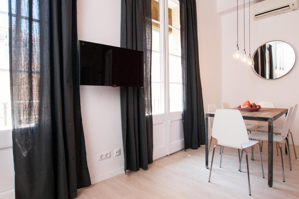 Short Stay Group Gracia Serviced Apartments برشلونة الغرفة الصورة