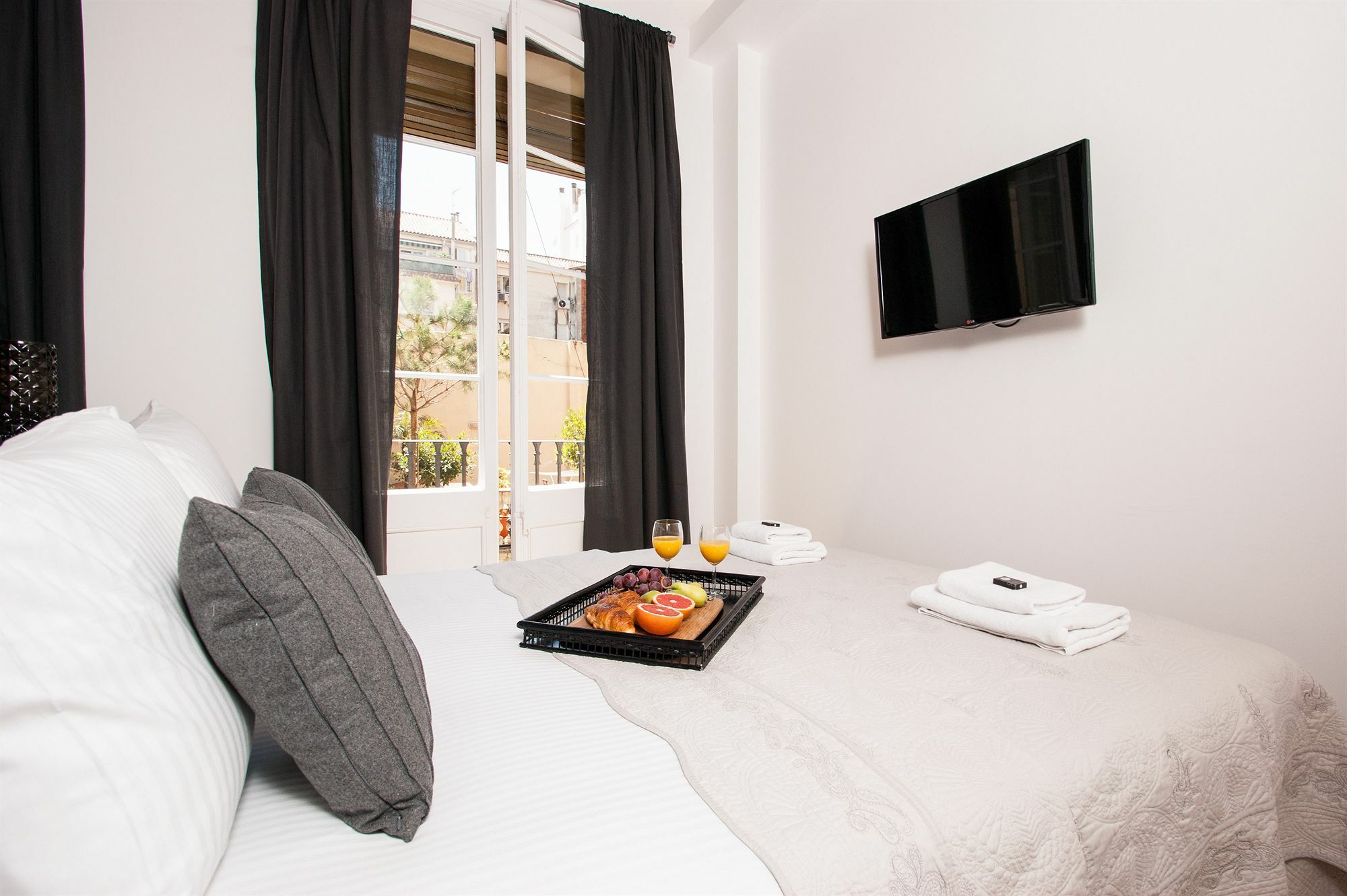 Short Stay Group Gracia Serviced Apartments برشلونة المظهر الخارجي الصورة